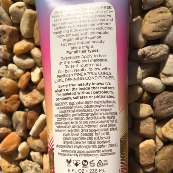 Pacifica Pineapple Curls vegan shampoo - Picture 2 of 2
